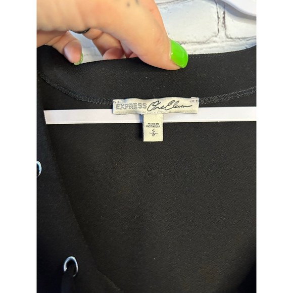 Women's Express One Eleven Black Lace up Front Crop Top. SZ S/P. - Picture 3 of 3